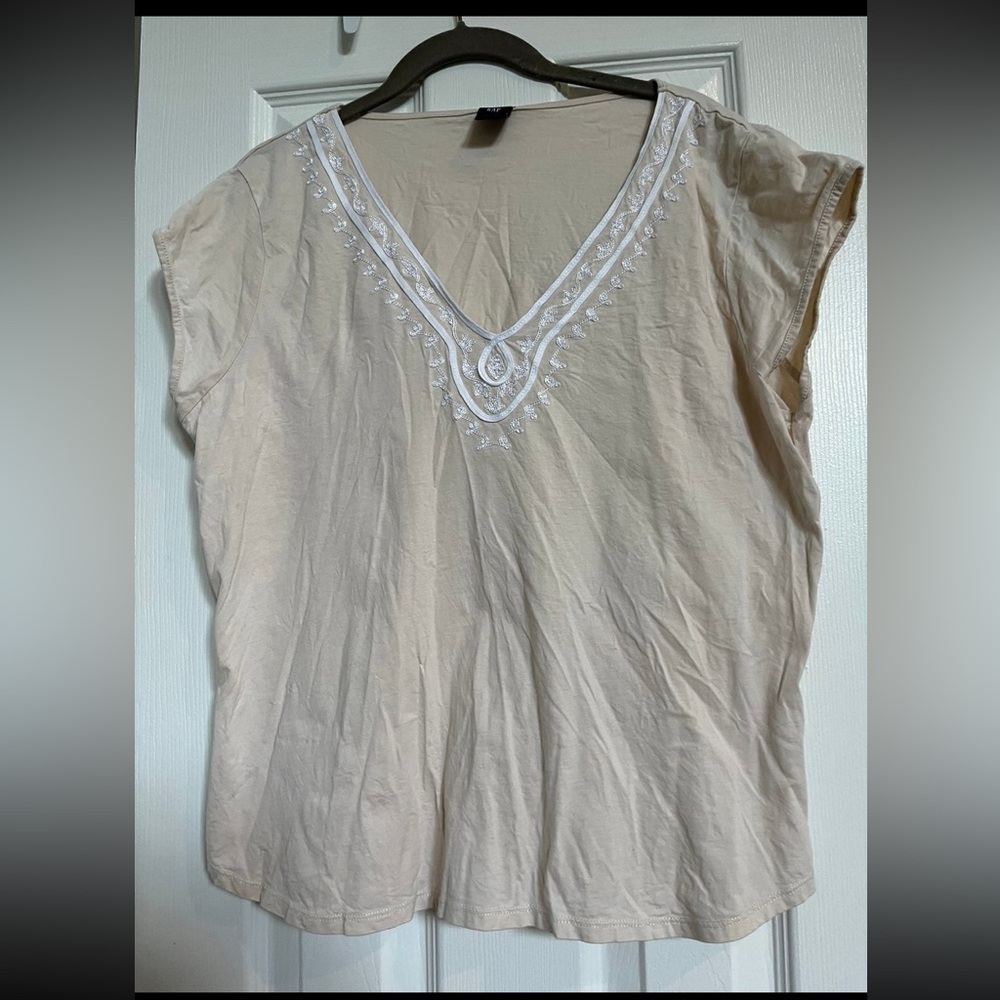Gap women’s tshirt in size XL